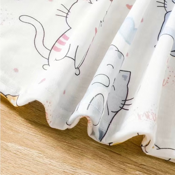 2 Piece Cat Graphic T-Shirt with Ruffles on Shoulder & Bow Skirt with 🐈 Cats - Picture 7 of 7